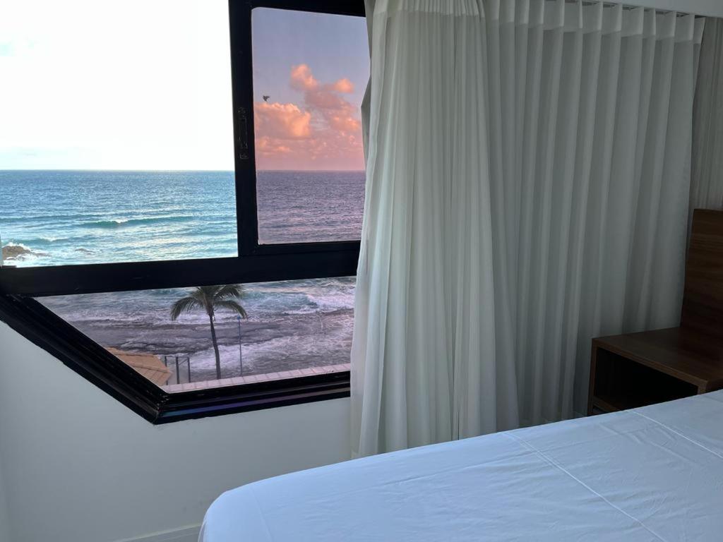 Maravilhoso 3 Quartos Vista Mar Ondina Apartment *
